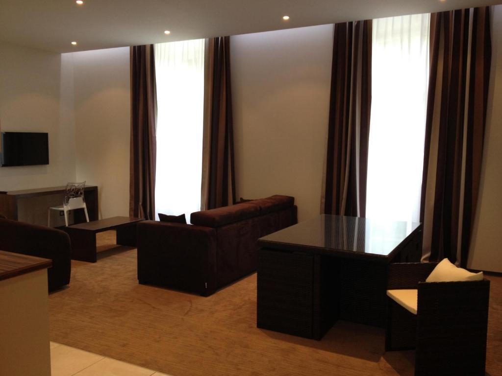 Aparthotel Le 1837 Saint-Affrique Habitación foto